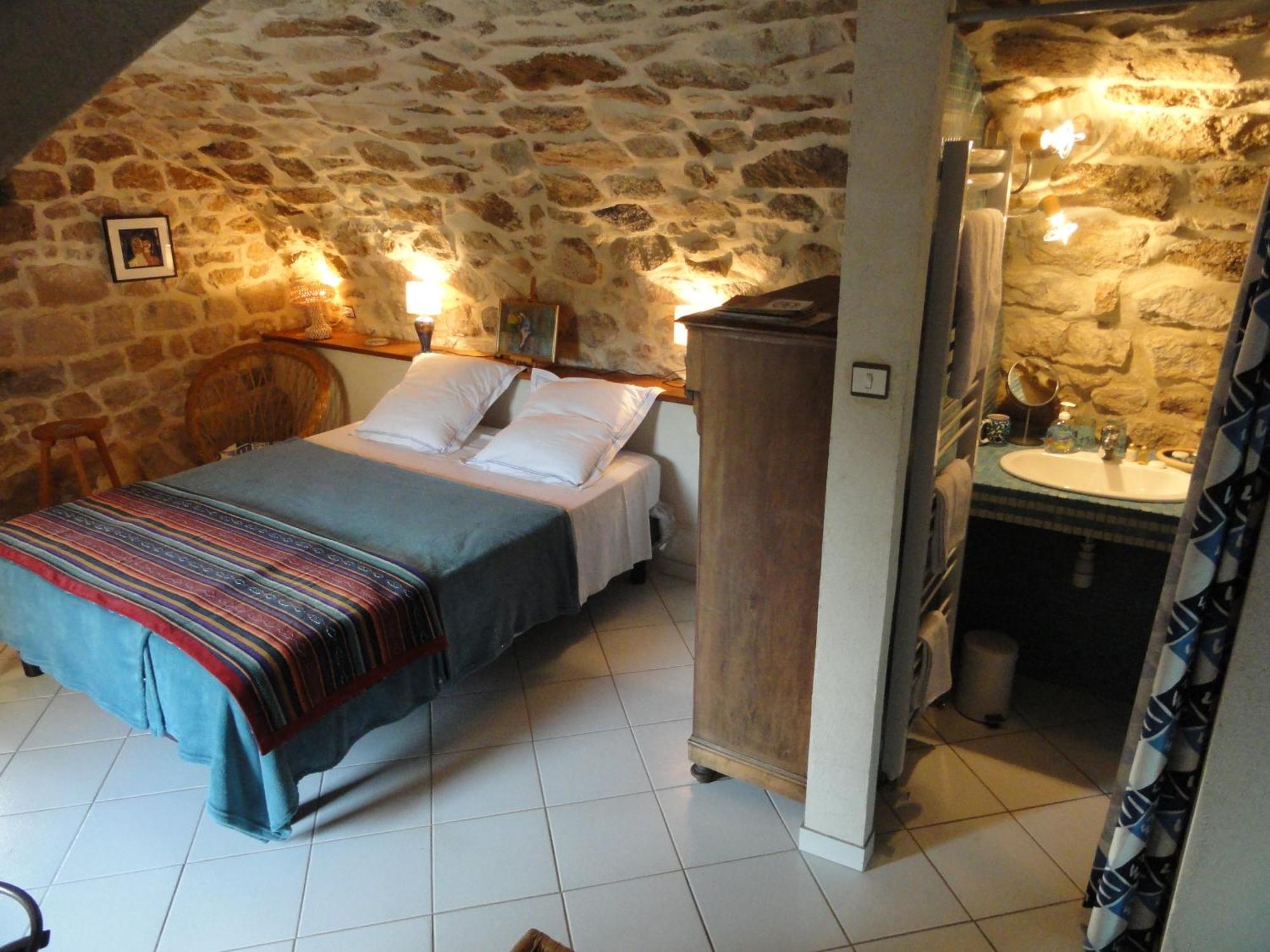 Chambre D'Hotes Au Creux Du Chambon Жуайёз Номер фото